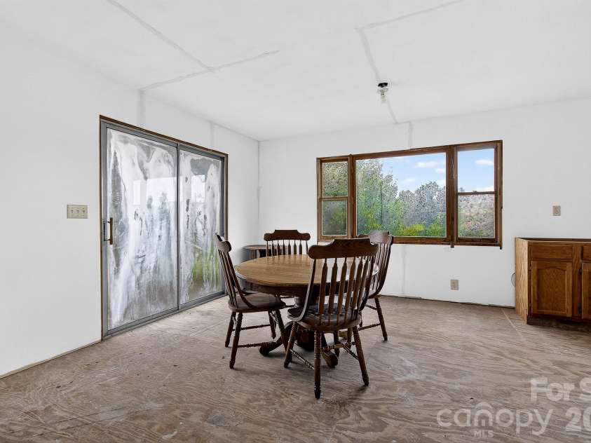 1371 Jackson Loop Road, Flat Rock, NC 28731.  MLS# CAR4420119, YatesRealty ID 48956. 
