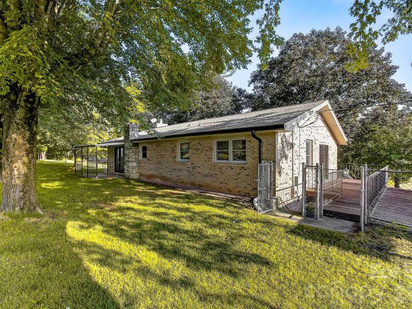 1371 Jackson Loop Road, Flat Rock, NC 28731.  MLS# CAR4420119, YatesRealty ID 48956. 