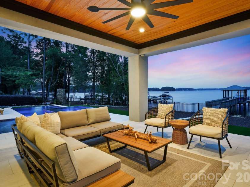3904 Channel Pointe Lane, Denver, NC 28037.  MLS# CAR4418234, YatesRealty ID 48957. 
