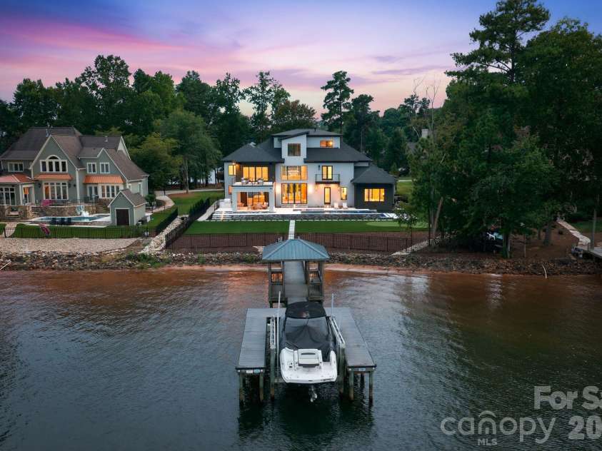 3904 Channel Pointe Lane, Denver, NC 28037.  MLS# CAR4418234, YatesRealty ID 48957. 