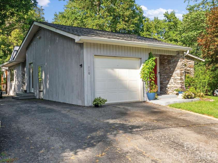 110 Aurora Drive, Asheville, NC 28805.  MLS# CAR4418435, YatesRealty ID 48958. Ample parking for everybody