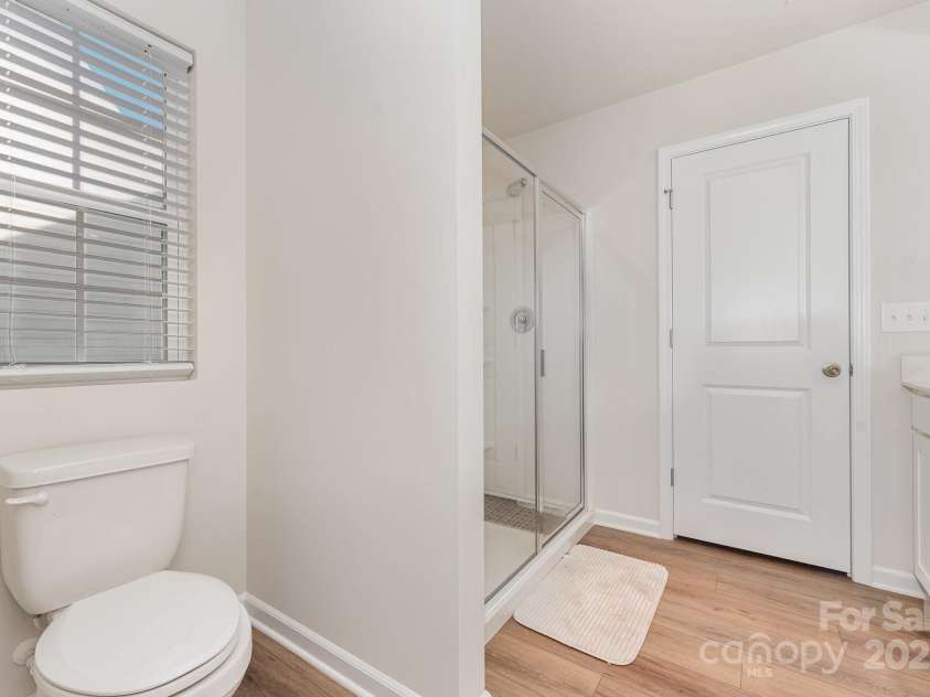 150 Mountain Bridge Way, Statesville, NC 28625.  MLS# CAR4330213, YatesRealty ID 4896. Full bathroom