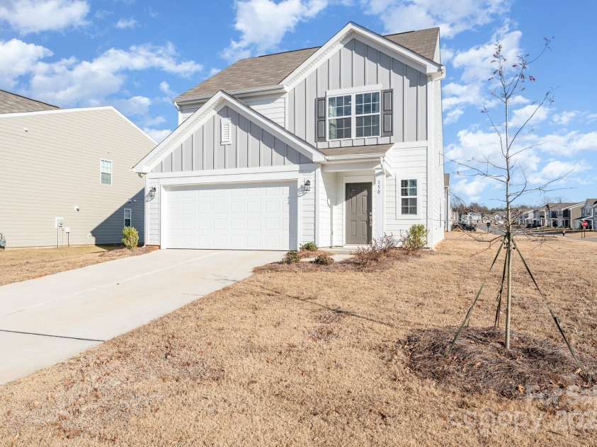 150 Mountain Bridge Way, Statesville, NC 28625.  MLS# CAR4330213, YatesRealty ID 4896. The front of home home