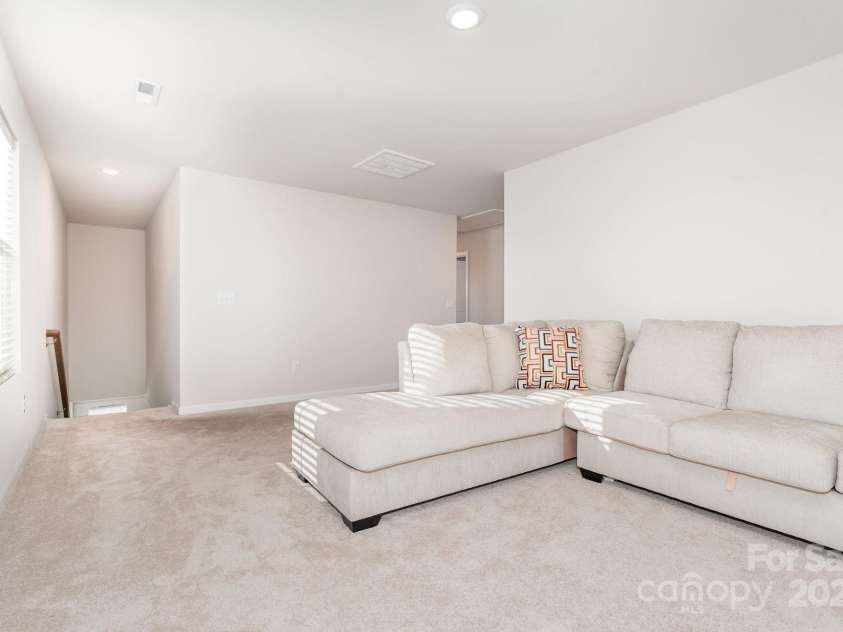 150 Mountain Bridge Way, Statesville, NC 28625.  MLS# CAR4330213, YatesRealty ID 4896. The loft area