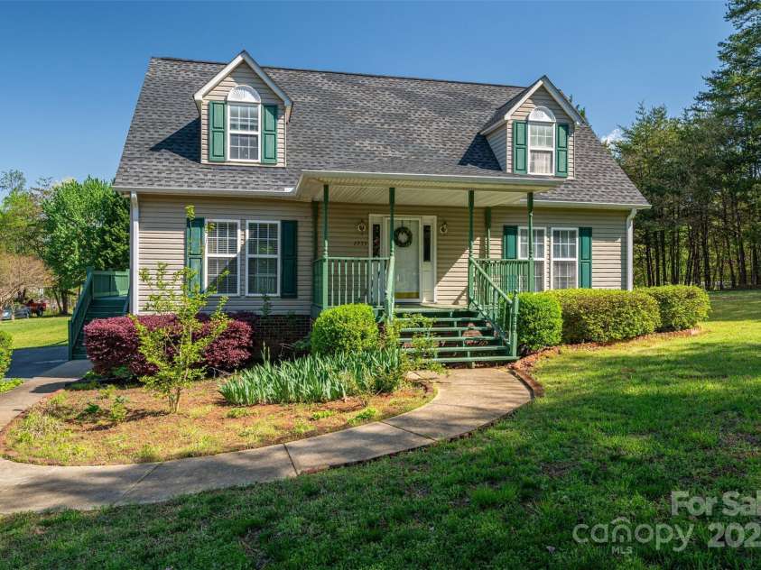 7553 Katherine Drive, Denver, NC 28037.  MLS# CAR4239745, YatesRealty ID 4896. 