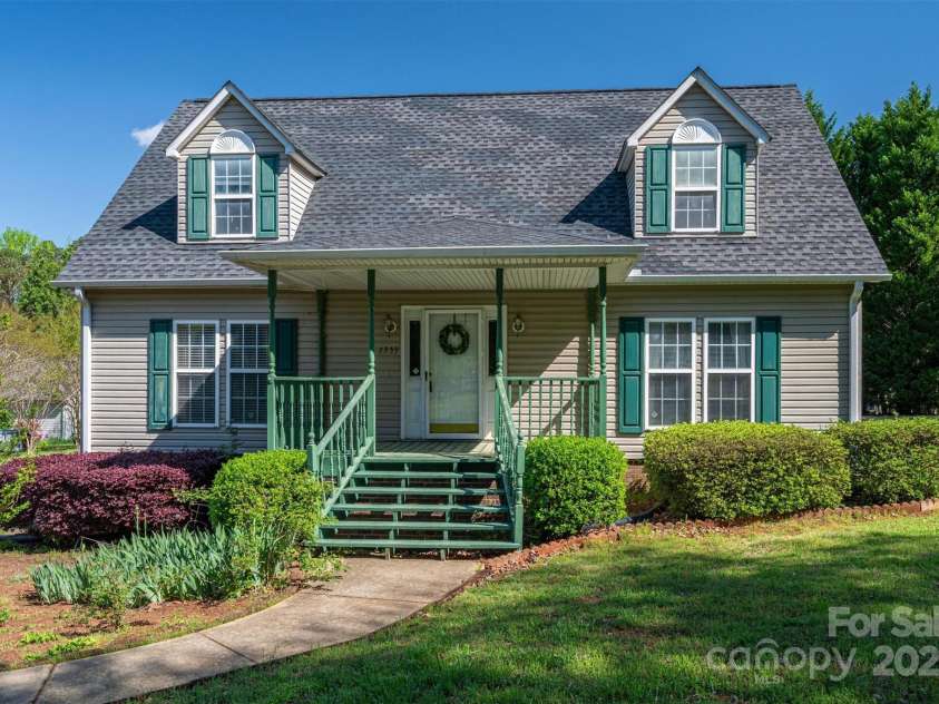 7553 Katherine Drive, Denver, NC 28037.  MLS# CAR4239745, YatesRealty ID 4896. 