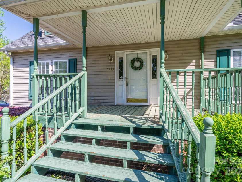 7553 Katherine Drive, Denver, NC 28037.  MLS# CAR4239745, YatesRealty ID 4896. 