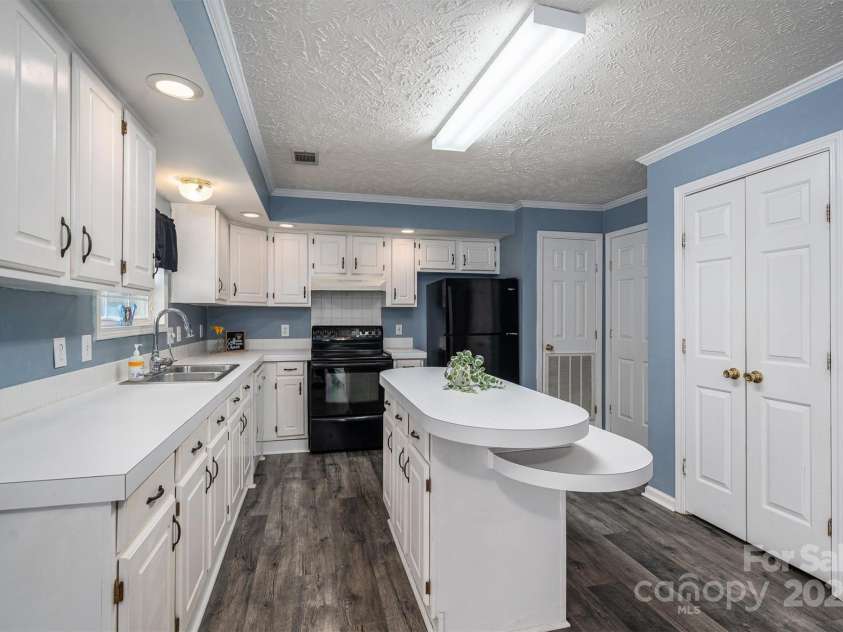 7553 Katherine Drive, Denver, NC 28037.  MLS# CAR4239745, YatesRealty ID 4896. 