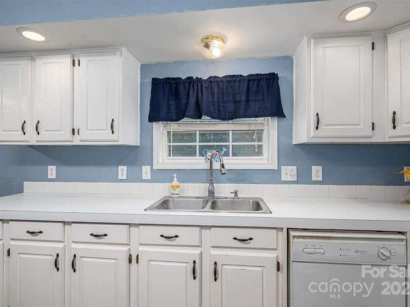 7553 Katherine Drive, Denver, NC 28037.  MLS# CAR4239745, YatesRealty ID 4896. 