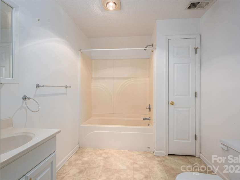 7553 Katherine Drive, Denver, NC 28037.  MLS# CAR4239745, YatesRealty ID 4896. 