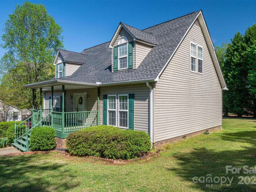 7553 Katherine Drive, Denver, NC 28037.  MLS# CAR4239745, YatesRealty ID 4896. 