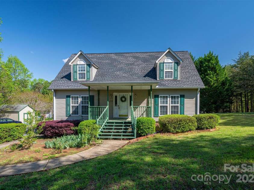 7553 Katherine Drive, Denver, NC 28037.  MLS# CAR4239745, YatesRealty ID 4896. 