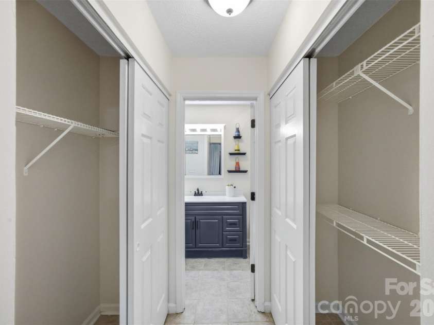 8157 Cedar Glen Drive, Charlotte, NC 28212.  MLS# CAR4421778, YatesRealty ID 48960. 