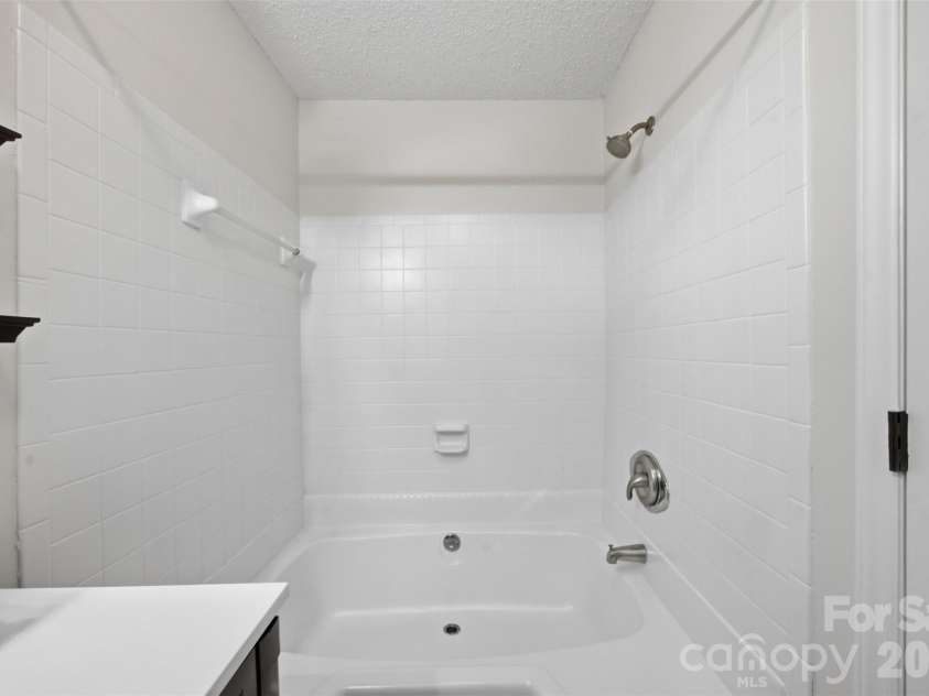 8157 Cedar Glen Drive, Charlotte, NC 28212.  MLS# CAR4421778, YatesRealty ID 48960. 