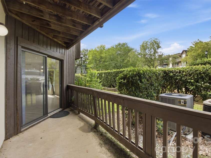 8157 Cedar Glen Drive, Charlotte, NC 28212.  MLS# CAR4421778, YatesRealty ID 48960. 