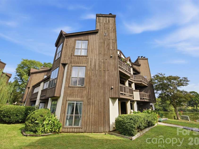 8157 Cedar Glen Drive, Charlotte, NC 28212.  MLS# CAR4421778, YatesRealty ID 48960. 