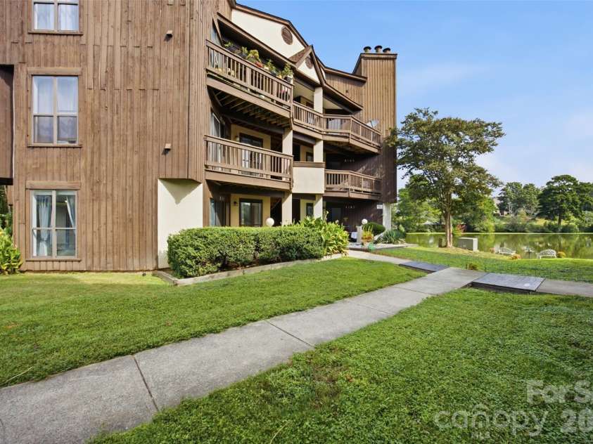8157 Cedar Glen Drive, Charlotte, NC 28212.  MLS# CAR4421778, YatesRealty ID 48960. 