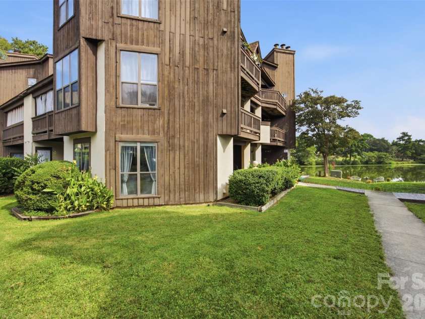 8157 Cedar Glen Drive, Charlotte, NC 28212.  MLS# CAR4421778, YatesRealty ID 48960. 
