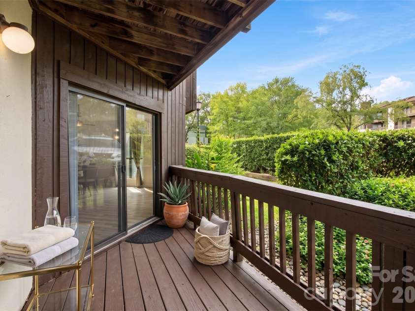 8157 Cedar Glen Drive, Charlotte, NC 28212.  MLS# CAR4421778, YatesRealty ID 48960. 