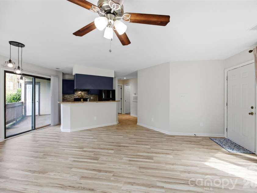 8157 Cedar Glen Drive, Charlotte, NC 28212.  MLS# CAR4421778, YatesRealty ID 48960. New lights for breakfast area