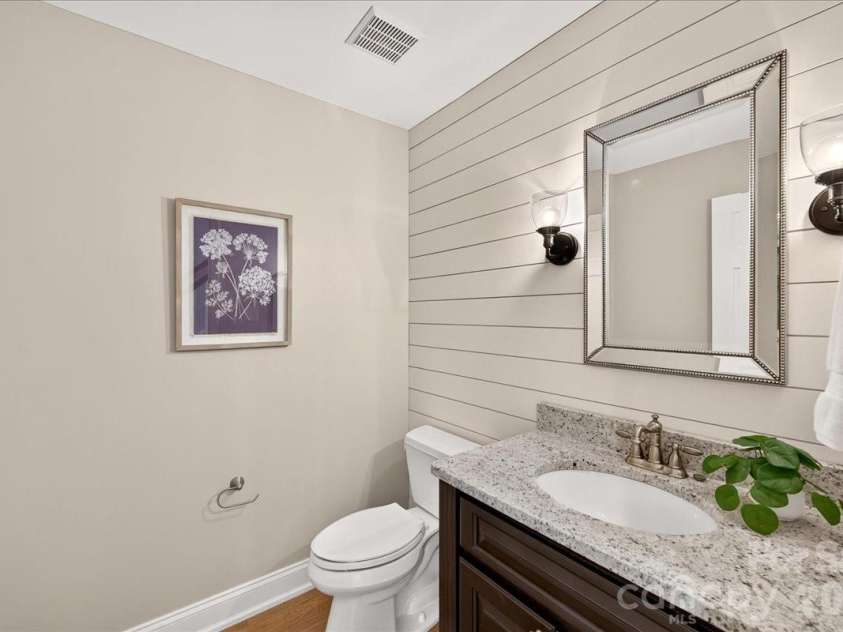 6138 Saint John Lane, Charlotte, NC 28210.  MLS# CAR4420688, YatesRealty ID 48964. 1/2 Bath downstairs