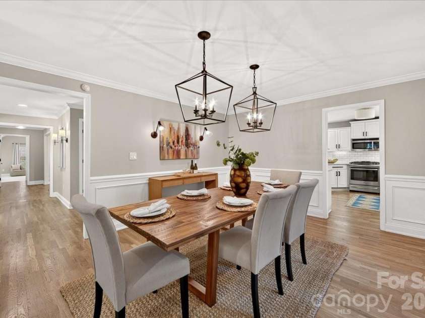 6138 Saint John Lane, Charlotte, NC 28210.  MLS# CAR4420688, YatesRealty ID 48964. Dining Room