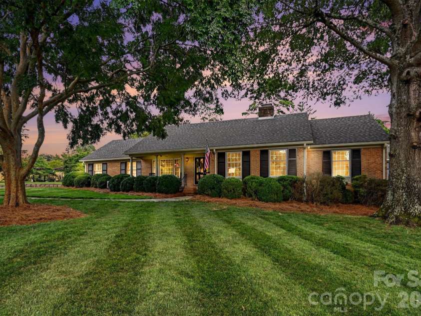 207 Richmond Road, Salisbury, NC 28144.  MLS# CAR4421111, YatesRealty ID 48965. 