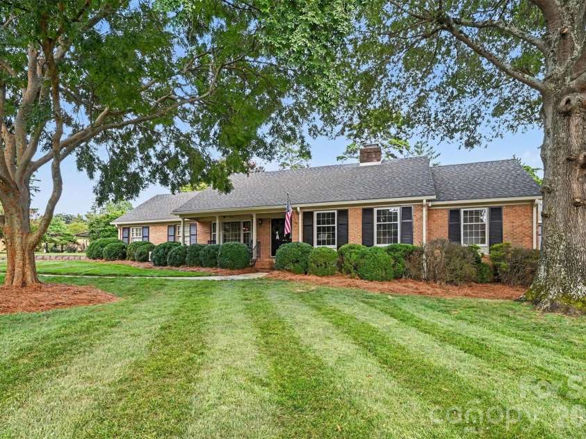 207 Richmond Road, Salisbury, NC 28144.  MLS# CAR4421111, YatesRealty ID 48965. 