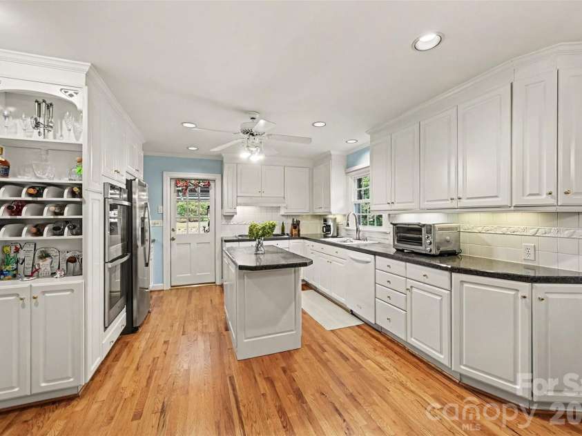207 Richmond Road, Salisbury, NC 28144.  MLS# CAR4421111, YatesRealty ID 48965. 