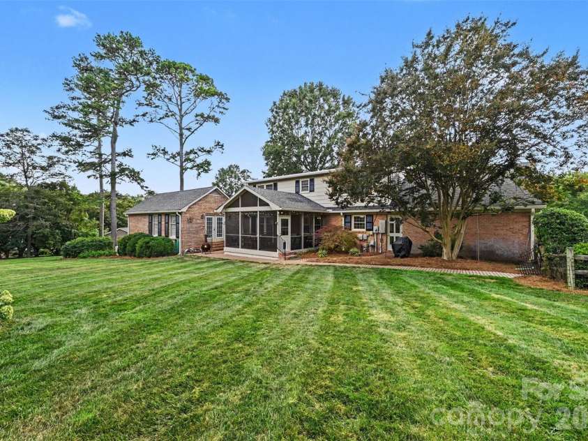 207 Richmond Road, Salisbury, NC 28144.  MLS# CAR4421111, YatesRealty ID 48965. 