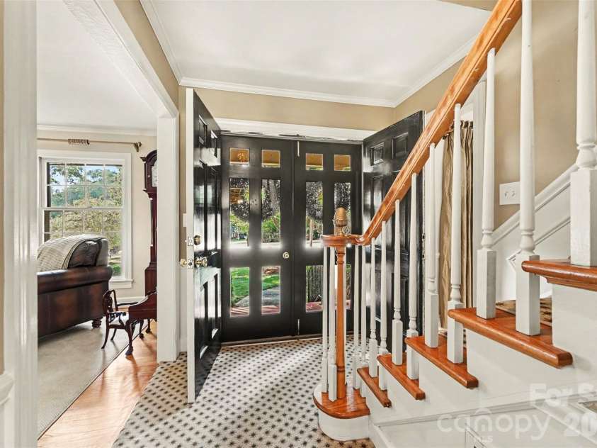 207 Richmond Road, Salisbury, NC 28144.  MLS# CAR4421111, YatesRealty ID 48965. Front Foyer