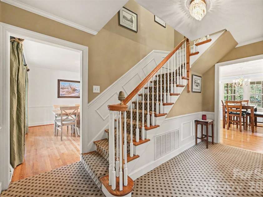 207 Richmond Road, Salisbury, NC 28144.  MLS# CAR4421111, YatesRealty ID 48965. Front Foyer