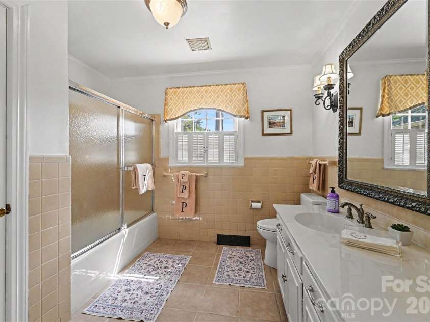 207 Richmond Road, Salisbury, NC 28144.  MLS# CAR4421111, YatesRealty ID 48965. Hall full bath