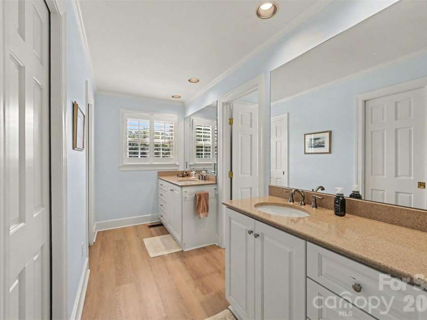 207 Richmond Road, Salisbury, NC 28144.  MLS# CAR4421111, YatesRealty ID 48965. Primary Bath - Dual closets and vanities