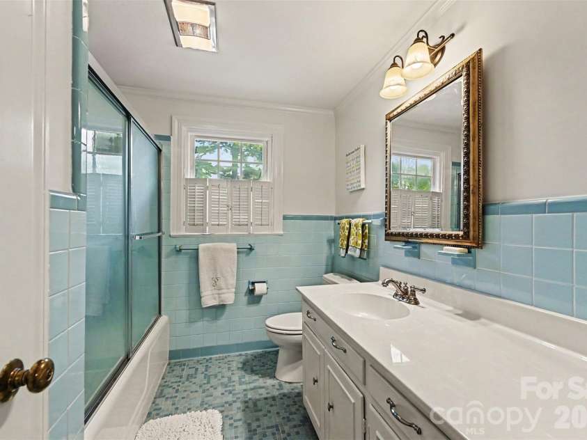 207 Richmond Road, Salisbury, NC 28144.  MLS# CAR4421111, YatesRealty ID 48965. Upstairs Full Bath