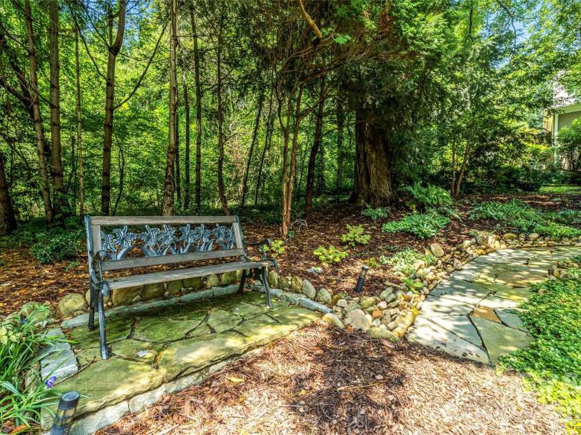 11 Tiverton Lane, Asheville, NC 28803.  MLS# CAR4393987, YatesRealty ID 48966. 
