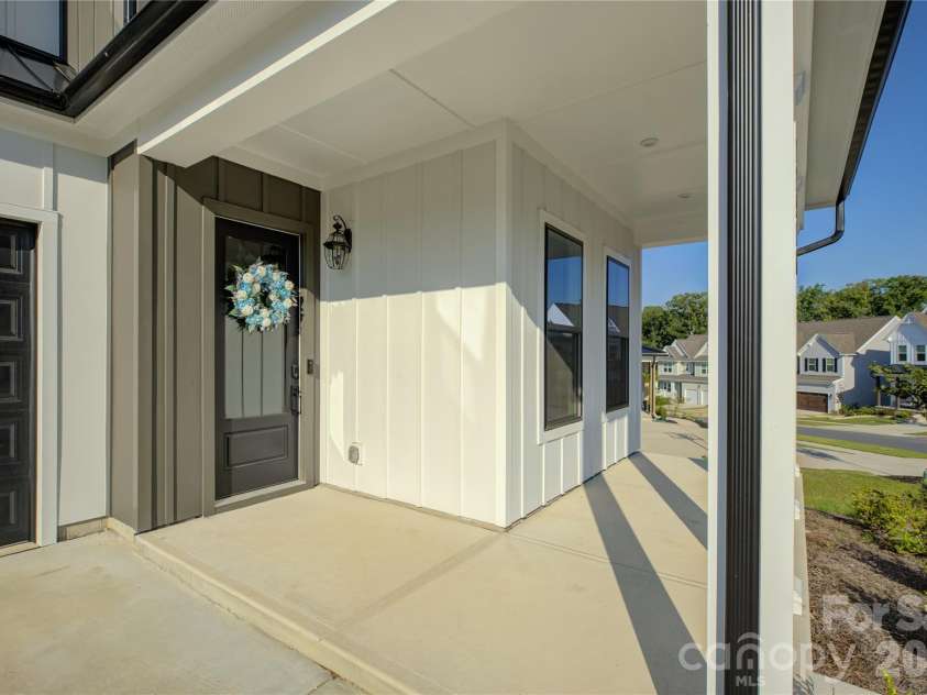 17910 Wilbanks Drive, Charlotte, NC 28278.  MLS# CAR4412553, YatesRealty ID 48967. 