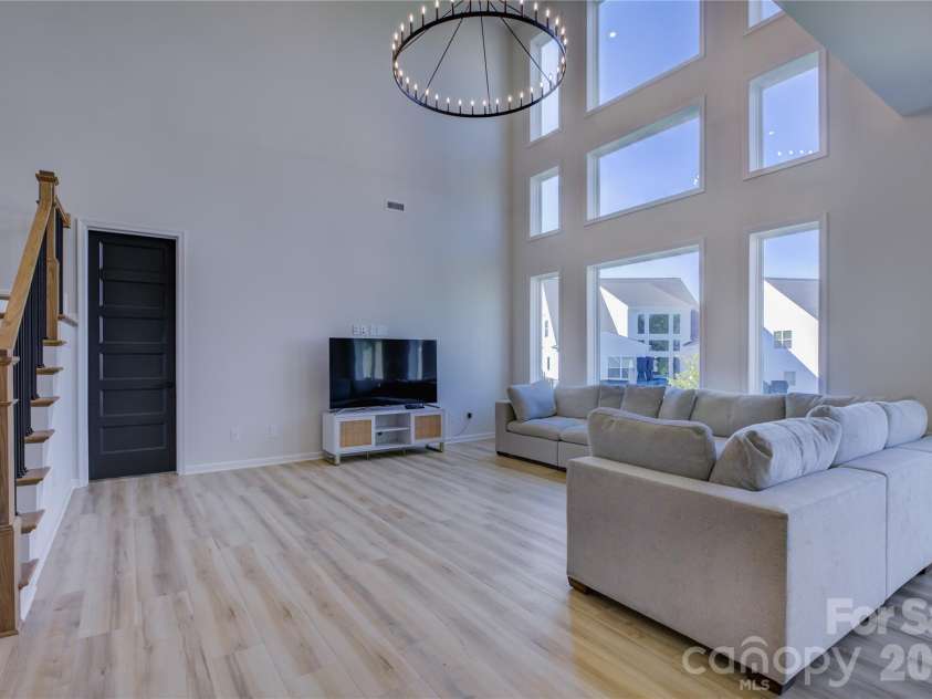 17910 Wilbanks Drive, Charlotte, NC 28278.  MLS# CAR4412553, YatesRealty ID 48967. 