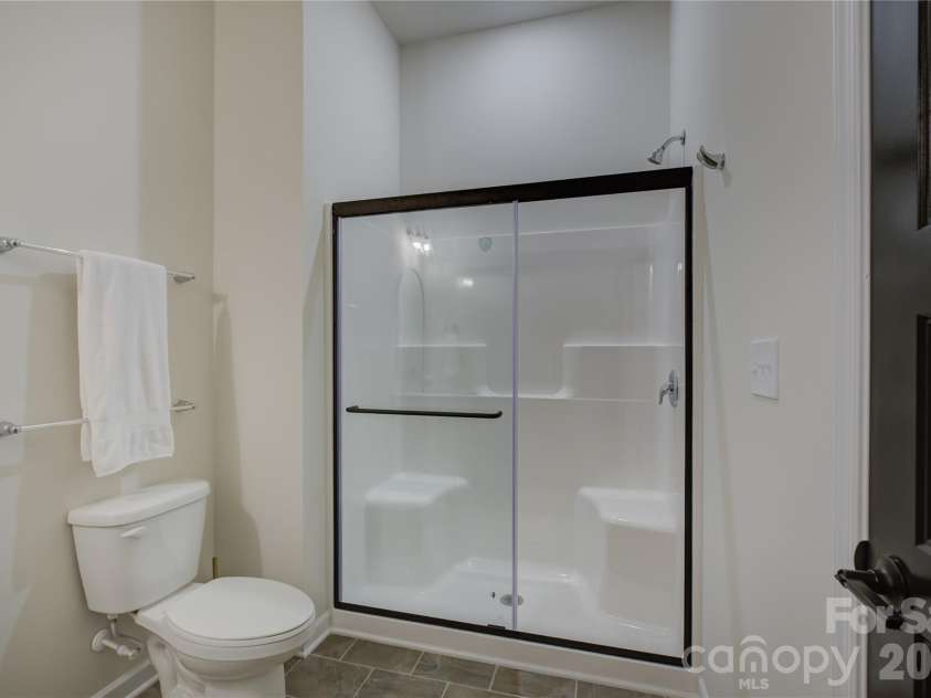 17910 Wilbanks Drive, Charlotte, NC 28278.  MLS# CAR4412553, YatesRealty ID 48967. 