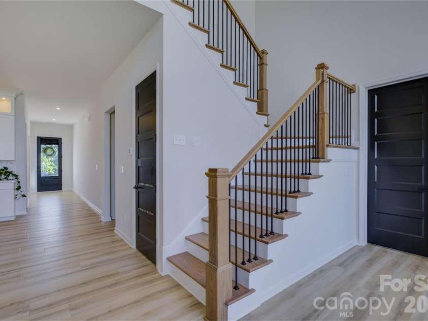 17910 Wilbanks Drive, Charlotte, NC 28278.  MLS# CAR4412553, YatesRealty ID 48967. 