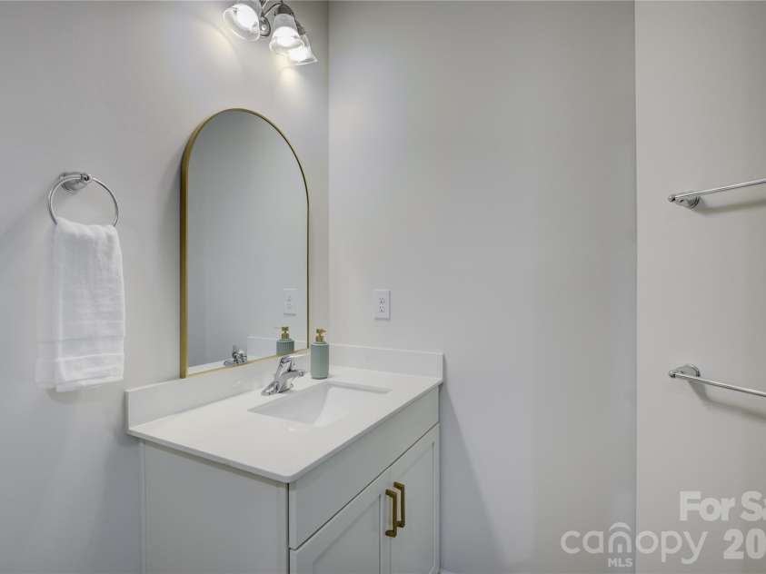 17910 Wilbanks Drive, Charlotte, NC 28278.  MLS# CAR4412553, YatesRealty ID 48967. 