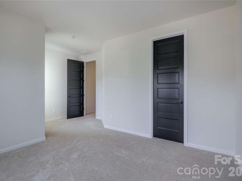 17910 Wilbanks Drive, Charlotte, NC 28278.  MLS# CAR4412553, YatesRealty ID 48967. 
