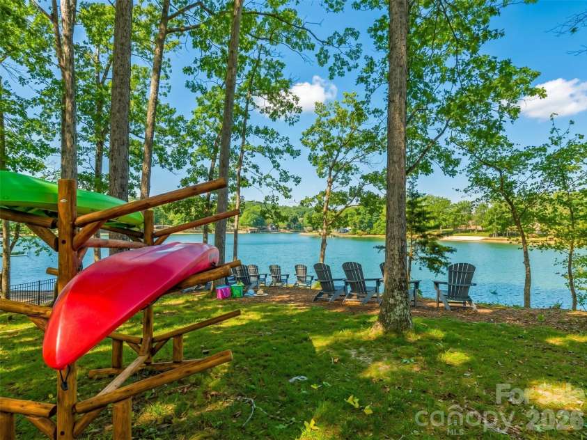 17910 Wilbanks Drive, Charlotte, NC 28278.  MLS# CAR4412553, YatesRealty ID 48967. 