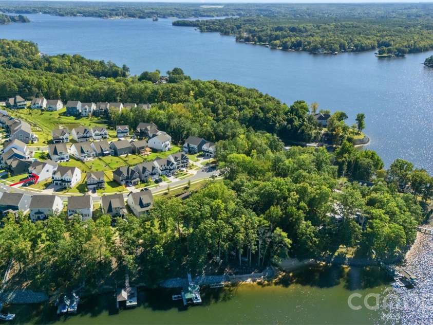 17910 Wilbanks Drive, Charlotte, NC 28278.  MLS# CAR4412553, YatesRealty ID 48967. 
