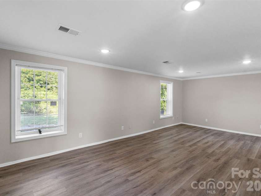 6124 Old Mt Holly Road, Charlotte, NC 28208.  MLS# CAR4421243, YatesRealty ID 48968. 