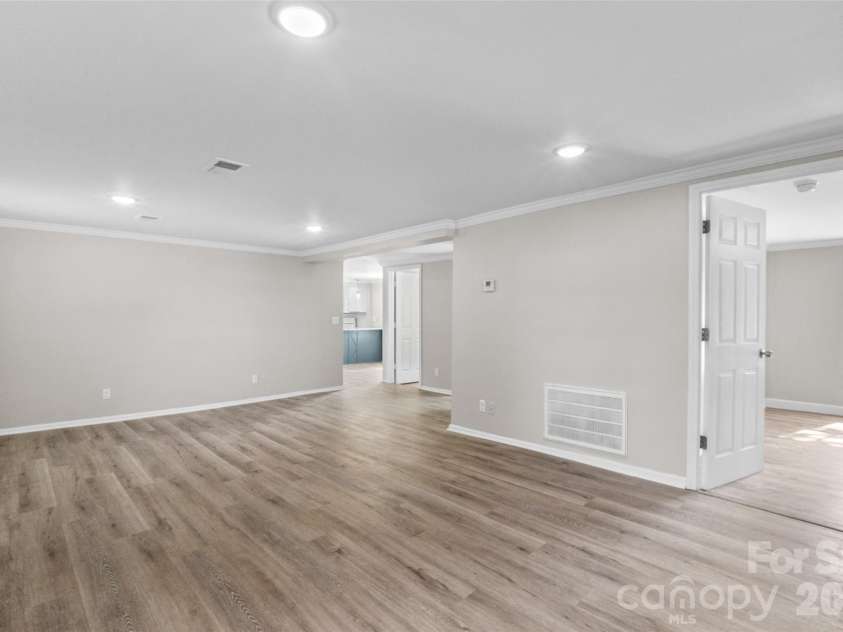 6124 Old Mt Holly Road, Charlotte, NC 28208.  MLS# CAR4421243, YatesRealty ID 48968. 