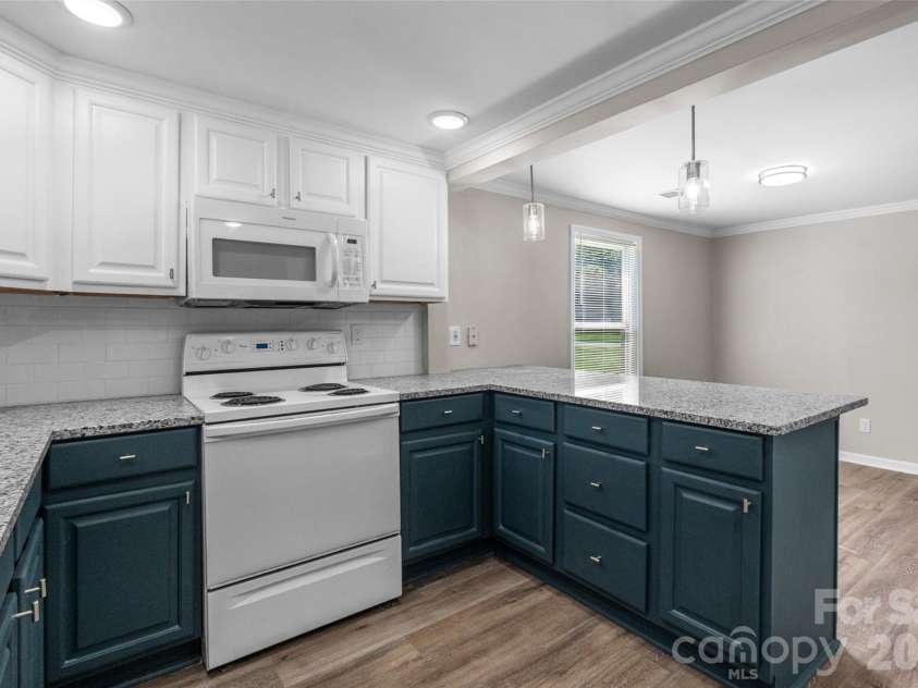 6124 Old Mt Holly Road, Charlotte, NC 28208.  MLS# CAR4421243, YatesRealty ID 48968. 