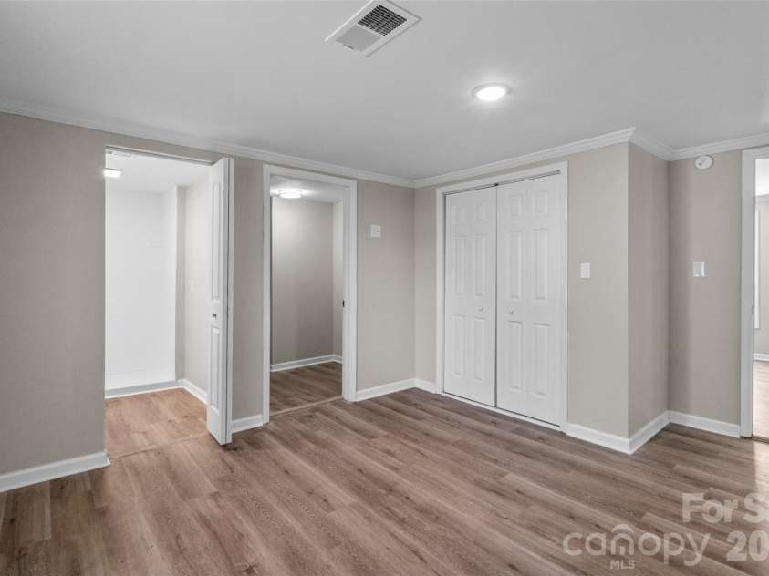6124 Old Mt Holly Road, Charlotte, NC 28208.  MLS# CAR4421243, YatesRealty ID 48968. 