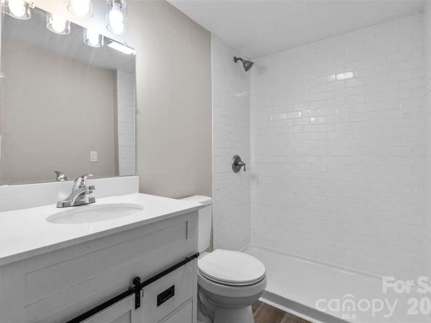 6124 Old Mt Holly Road, Charlotte, NC 28208.  MLS# CAR4421243, YatesRealty ID 48968. 