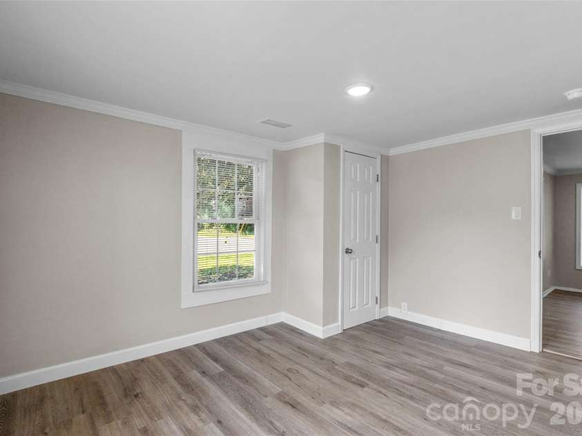 6124 Old Mt Holly Road, Charlotte, NC 28208.  MLS# CAR4421243, YatesRealty ID 48968. 